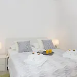 New Near 123 Appartement Split