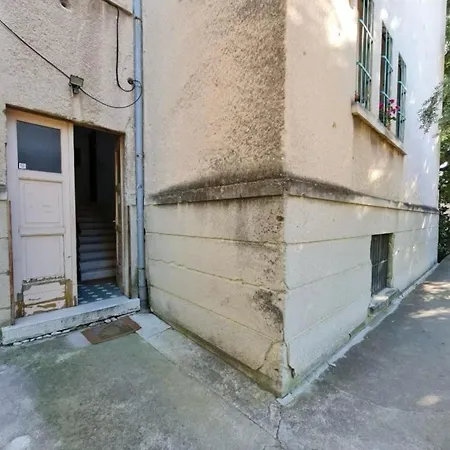 New Near 123 Apartment Split