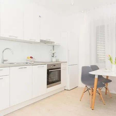New Near 123 Apartment Split