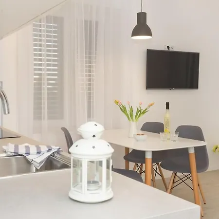 Apartment New Near 123