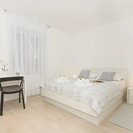 Apartment New Near 123 Split