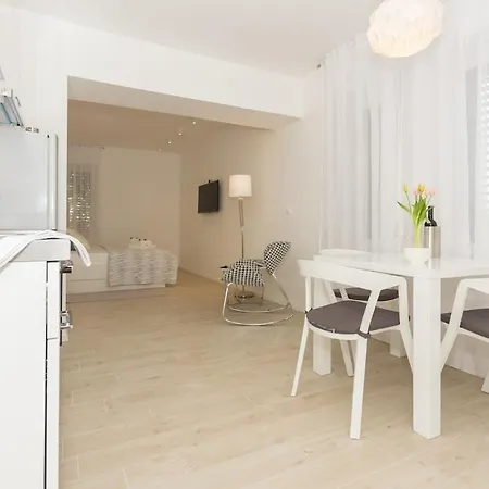 New Near 123 Apartment
