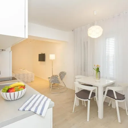 Apartment New Near 123