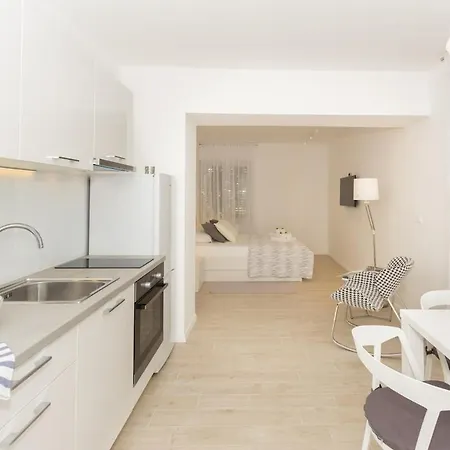 New Near 123 Apartment Split